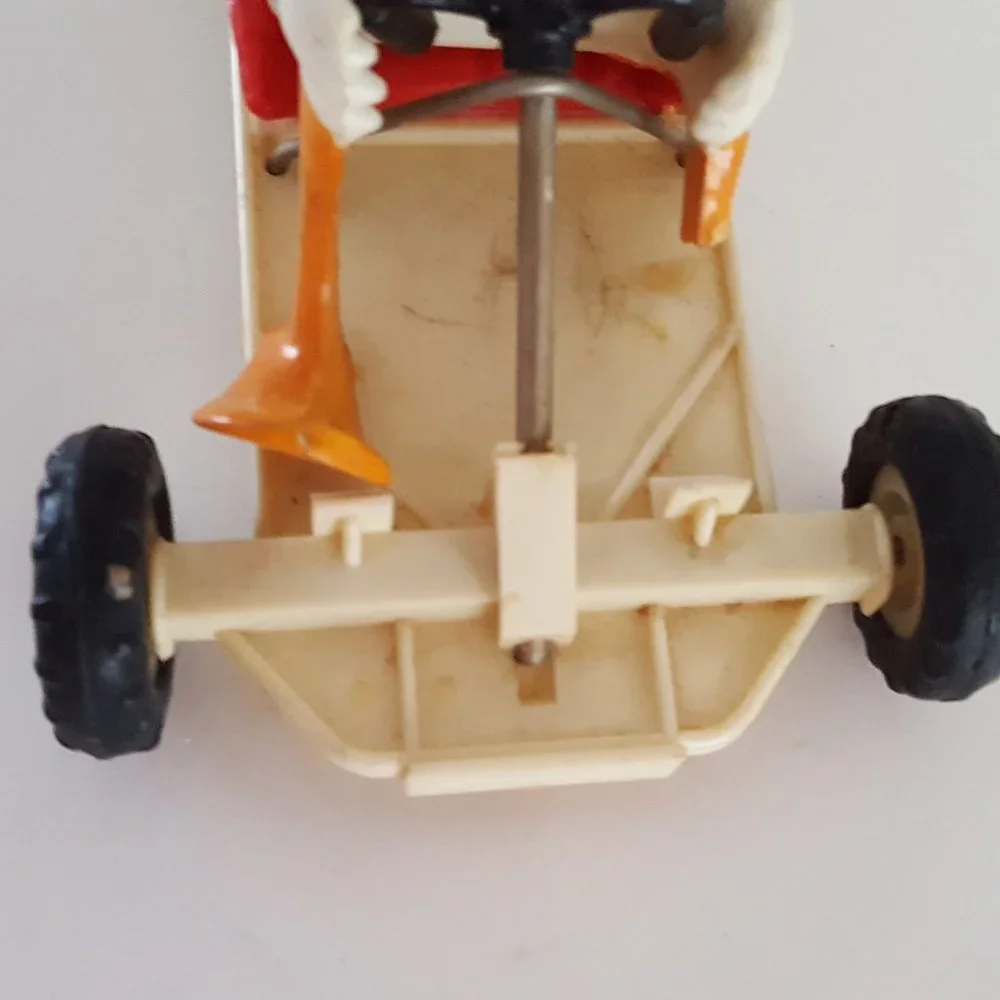 Vintage Disney Marx Plastic Friction Donald Duck Racing Kart”AS IS *FOR PARTS*